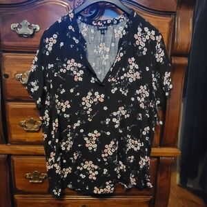 Torrid 5X Black and Pink Floral Blouse